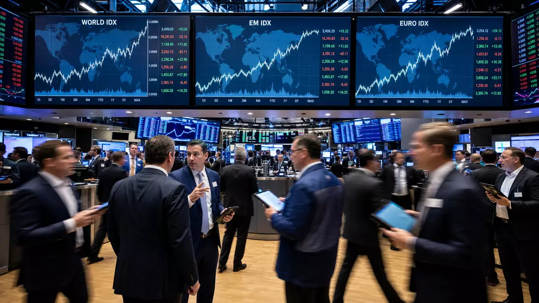 Editorialfoto eines Trading-Floors mit großen Bildschirmen und Index-Charts