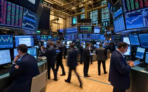 Fifth Third Bancorp US3167731005 NYSE Börsenparkett mit Tradern und Finanzkurs-Bildschirmen im Banksektor - Foto: THN