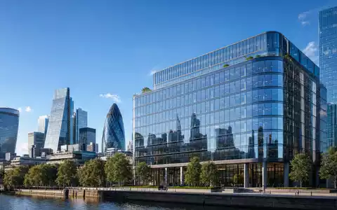Lloyds Banking Group (GB0008706128) unterhält moderne Bürotürme im Finanzviertel der Stadt London - Foto: THN