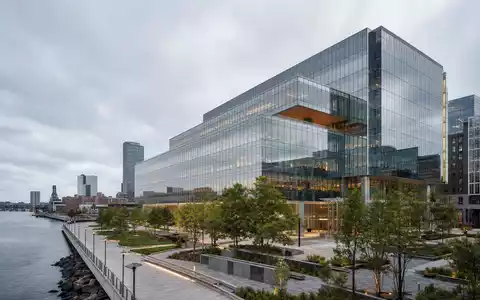 Mondelez International Hauptsitz als modernes Architektur Render mit Glasfassade und Firmencampus, ISIN US6092071058 symbolisiert Konzernzentrale - Foto: THN