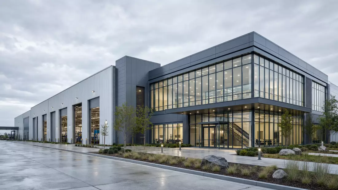 Architektur-Render einer modernen Industrieanlage mit Glasfassade