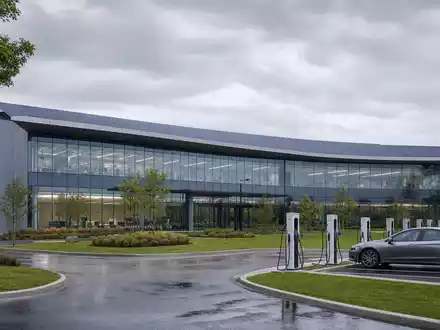 BorgWarner Inc. modernes Technologiezentrum Michigan als CGI-Render mit Solar und Ladestationen, ISIN US0991991063 - Foto: THN