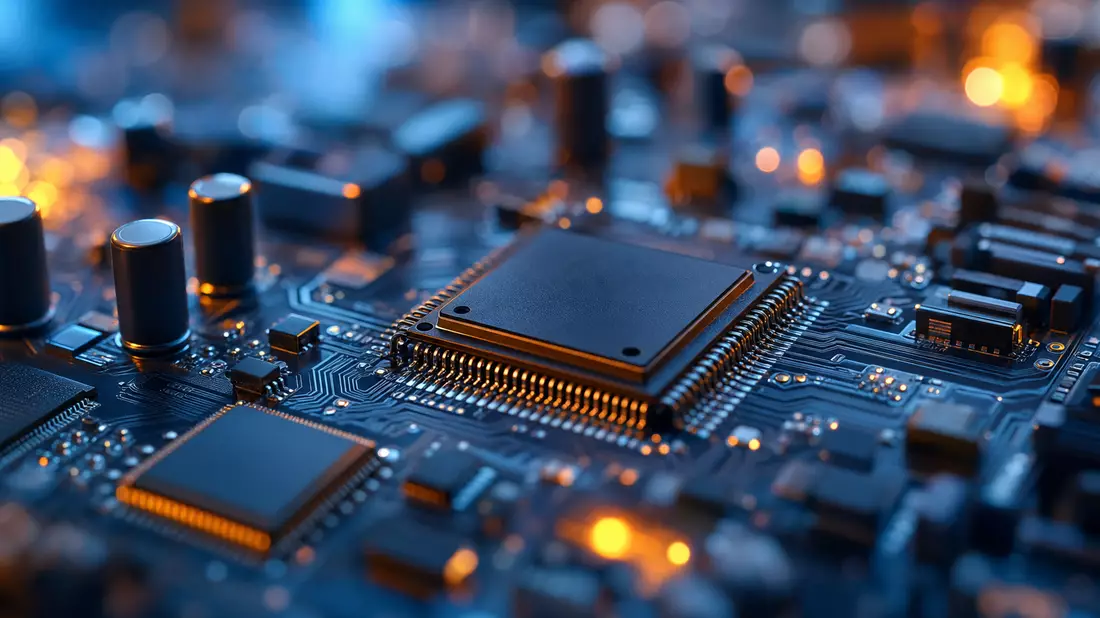 Extreme Makroaufnahme einer Computerplatine mit Mikrochips in Blau- und Orangetönen