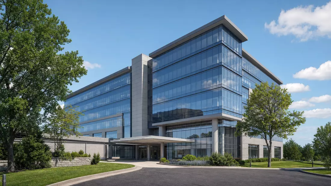 Fotorealistisches CGI-Rendering eines modernen Glas-Stahl-Bürogebäudes mit Grünanlage
