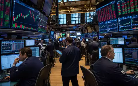 Discover Financial US2547091080 Börsen-Editorial NYSE Handelsparkett mit Händlern Kursanzeigen und dramatischem Licht - Foto: THN