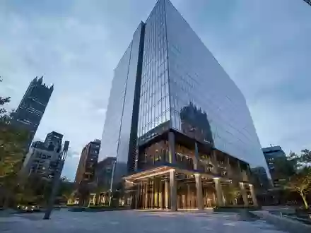 EQT Corp. Glasfassaden-Hochhaus Pittsburgh modernes Architektur-Render Unternehmensgebaeude bei Nacht US26884L1098 Hochhaus Corporate - Foto: THN