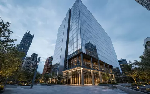 EQT Corp. Glasfassaden-Hochhaus Pittsburgh modernes Architektur-Render Unternehmensgebaeude bei Nacht US26884L1098 Hochhaus Corporate - Foto: THN