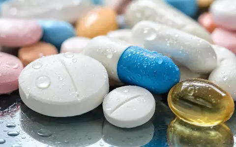 AstraZeneca plc (ISIN GB0009895292) entwickelt und produziert verschreibungspflichtige Tabletten, Kapseln und weitere Arzneiformen - Foto: THN