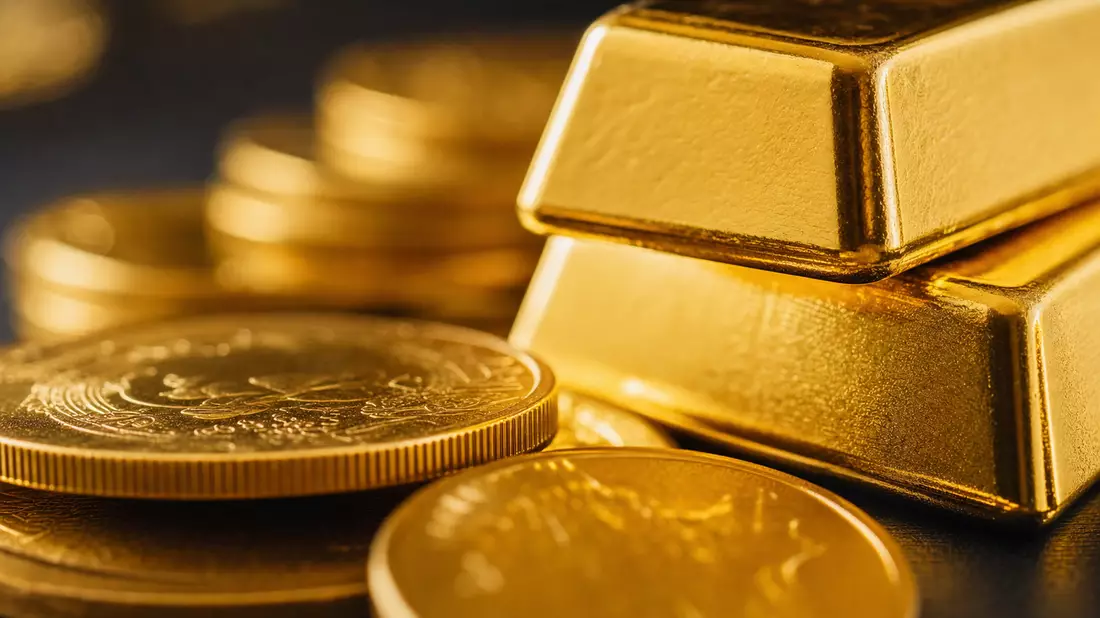 Extreme Nahaufnahme gestapelter Goldbarren und Münzen mit warmem metallischem Glanz