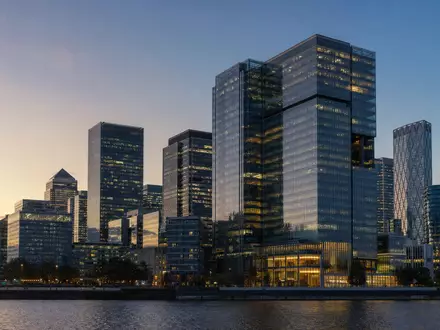 Barclays plc (ISIN GB0031348658) betreibt Investmentbanking von modernen Bürotürmen im Finanzviertel London aus - Foto: THN
