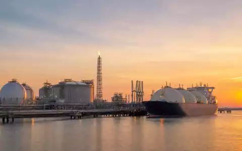 Fotorealistisches LNG-Terminal am Golf von Mexiko symbolisiert Sempra ISIN US8168511090 im Energiegeschäft - Foto: THN
