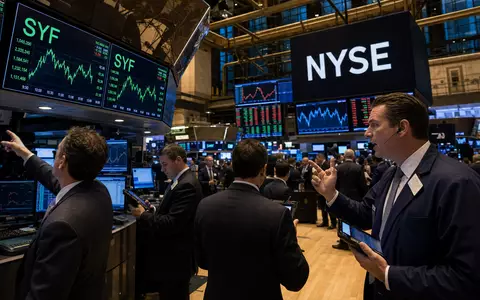 Börsen-Editorial vom Handelsparkett der NYSE dokumentiert das Börsenumfeld von Synchrony Financial, ISIN US87165B1035 - Foto: THN