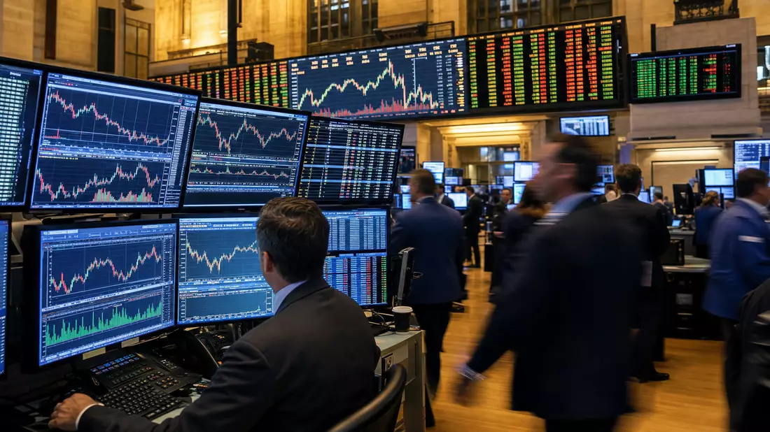 Editorial-Foto belebter New Yorker Börse mit Handelsterminals und Konsumgüter-Kursdiagrammen