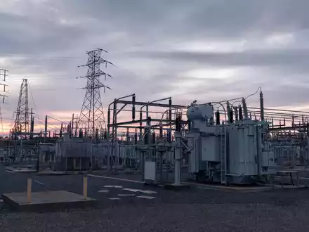 Fotorealistisches Umspannwerk symbolisiert Public Service Ent. Aktie US7445731067 im Energiesektor von New Jersey heute - Foto: THN