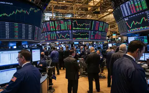 Hormel Foods US4404521001 – NYSE Handelsparkett mit Consumer Staples Sektor-Charts auf großen Screens - Foto: THN