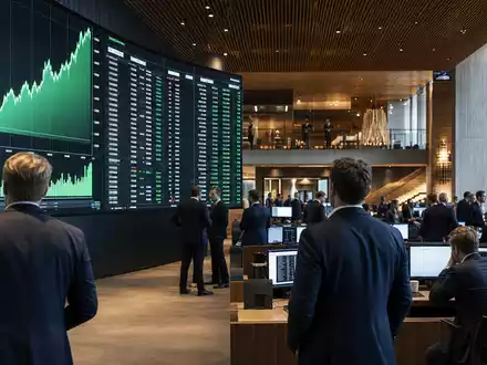 Börsen-Editorialfoto vom Trading-Floor symbolisiert die Notierung von UPM-Kymmene Oyj, ISIN FI0009005987, an der OMX Helsinki - Foto: THN