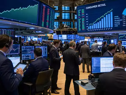 Börsen-Editorial mit Trading-Floor und Konsumgüter-Charts symbolisiert Börsennotierung von Ulta Beauty Inc., ISIN US90384S3031, NASDAQ - Foto: THN