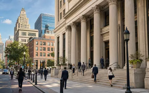 Citizens Financial Group Hauptsitz in Providence: neoklassisches Bankgebäude mit Säulenportal US1746101054 Fotorealismus - Foto: THN