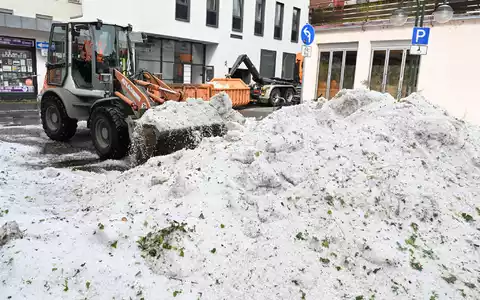 Hagel im Hochsommer - wie ist das möglich? (Archivbild) - Foto: Bernd Weißbrod/dpa