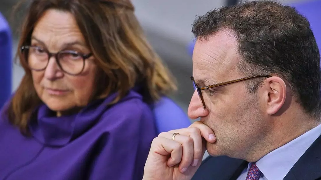 Leihmutterschaft: Frauen-Gruppe der Unionsfraktion attackiert Spahn