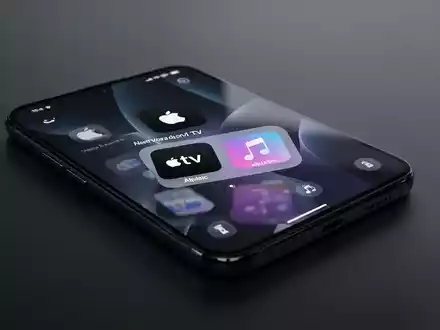 Ein Smartphone mit Apple TV und Musik-Widgets auf dem Startbildschirm. - Foto: über boerse-global.de