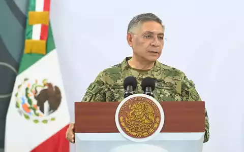 Eine Tsunami-Warnung wurde herausgegeben, wie der Marineminister Raymundo Morales sagte. - Foto: --/Presidencia México/dpa