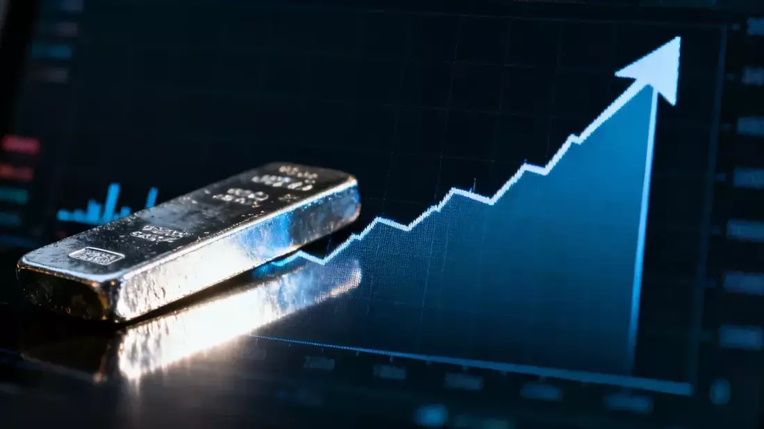 Plata cae a mínimos de seis meses pese a sexto déficit anual de oferta