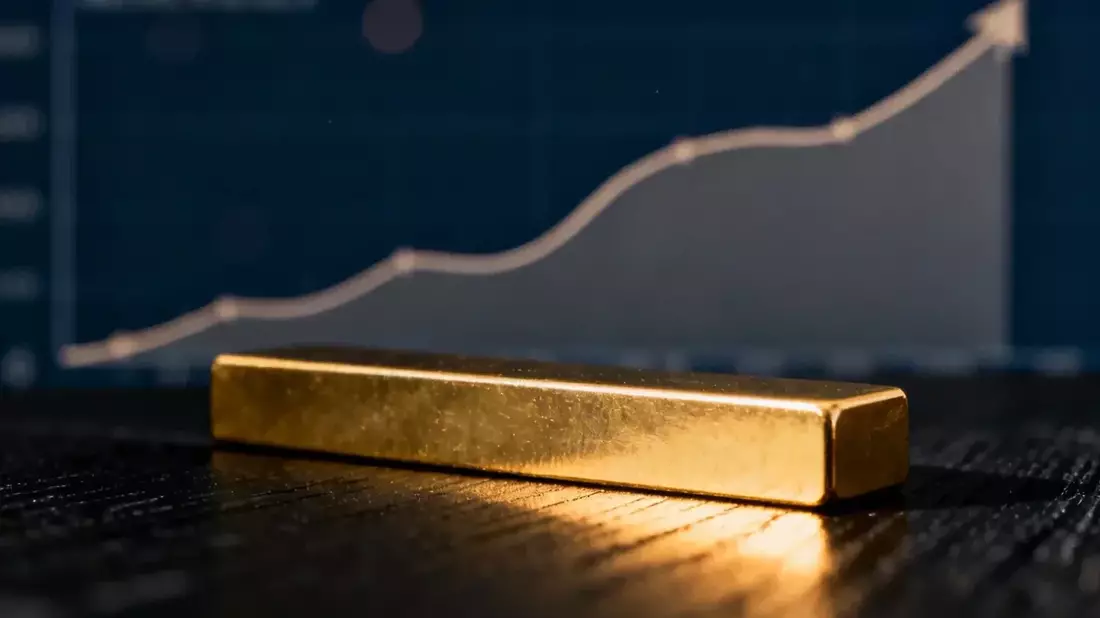 Oro sufre peor semana desde junio por geopolítica y Fed restrictiva
