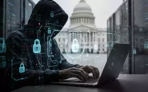 Eine Person mit Kapuzenpullover tippt auf einem Laptop, überlagert von digitalen Finanzdaten und Schlosssymbolen, vor einem unscharfen Hintergrund. - Foto: über boerse-global.de