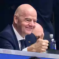 Gianni Infantino hat gute Laune bei der WM.  - Foto: Tom Weller/dpa