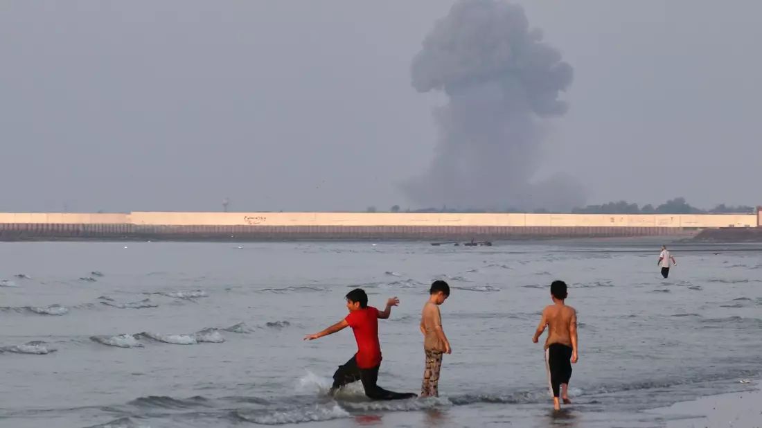 Mindestens 50 Tote und mehr als 500 Verletzte meldet der Iran nach US-Angriffen.(Archivbild) - Bild: Razieh Poudat/ISNA via AP/dpa