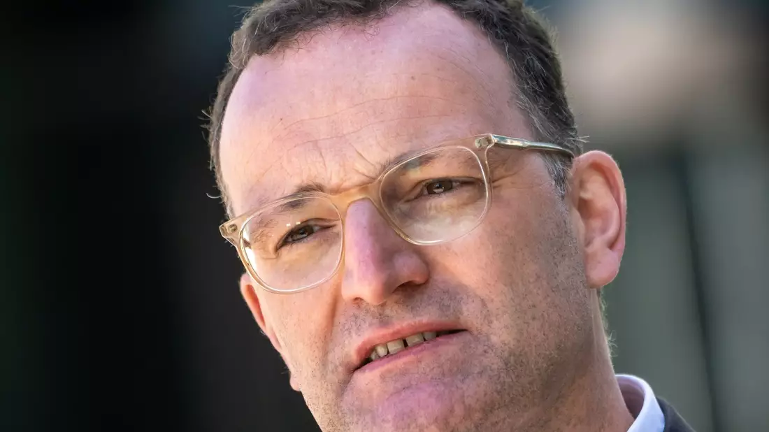 Jens Spahn hat angekündigt, dass er als Unionsfraktionschef abtritt. (Archivbild) - Bild: Michael Kappeler/dpa