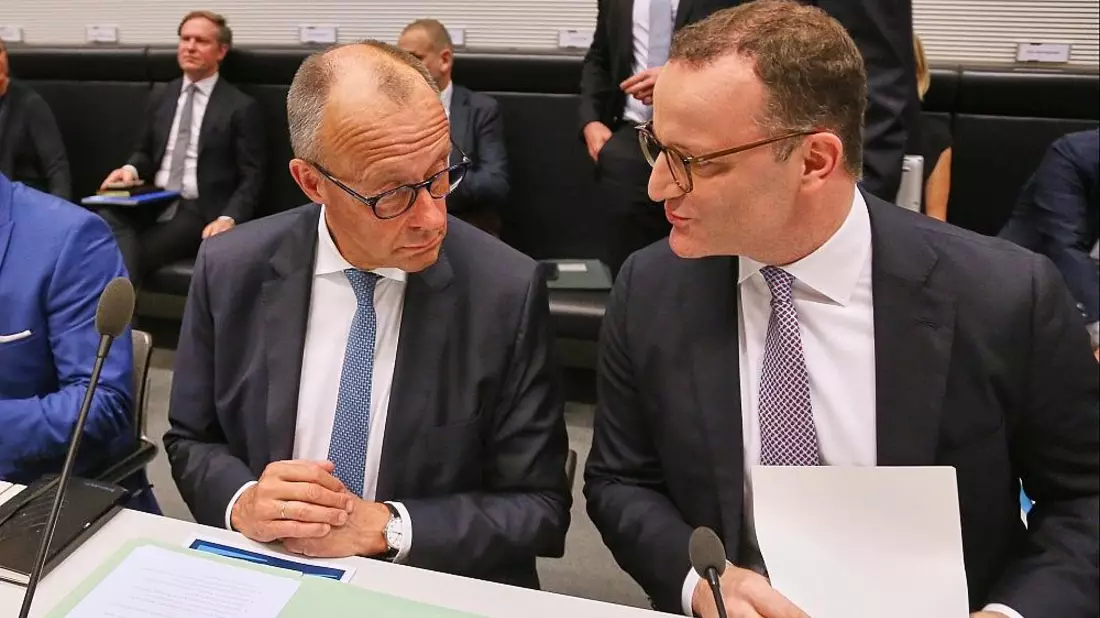 Merz nennt Spahn-Rücktritt unvermeidlich