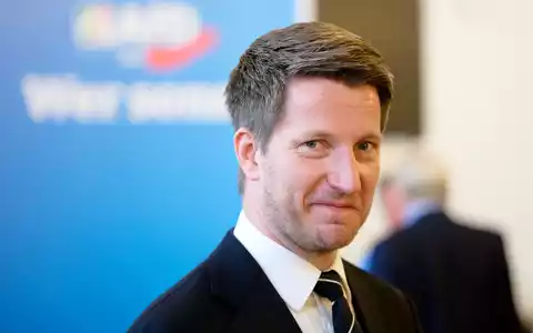 AfD-Landeschef Martin Vincentz während des Landesparteitags in Marl.  - Foto: Henning Kaiser/dpa