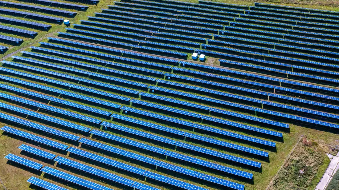 Wo sollen Photovoltaikanlagen noch gefördert werden und wie stark? (Symbolbild) - Bild: Jens Büttner/dpa