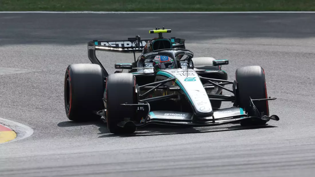Kimi Antonelli auf dem Kurs in den Ardennen. - Bild: Omar Havana/AP/dpa