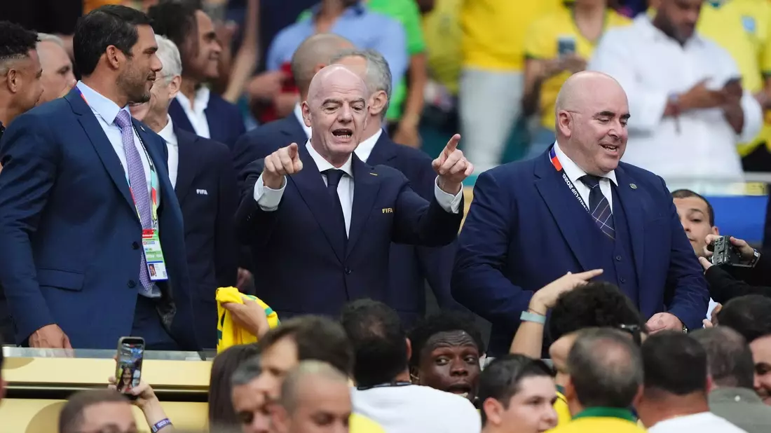 Infantino zelebriert seine Besuche bei den WM-Spielen. (Archivibild) - Bild: Andrew Milligan/PA Wire/dpa
