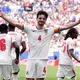 Declan Rice bejubelt die frühe Führung. - Bild: Martin Rickett/PA Wire/dpa