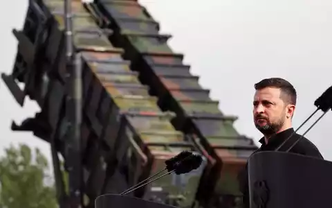 Ein Mangel an Flugabwehrraketen für die vorhandenen Patriot-Systeme erschwert die Abwehr russischer ballistischer Raketen. (Archivbild) - Foto: Jens Büttner/dpa