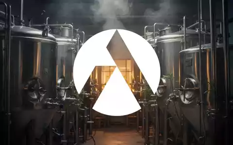 Eine gedämpfte Szene in einer modernen Brauerei mit Edelstahl-Gärtanks und sanftem Dampf, der Aktivität und Wachstum andeutet. - Foto: über boerse-global.de