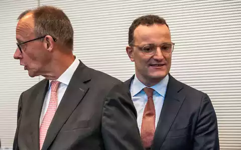 Spahn ist als Unionsfraktionschef zurückgetreten - auch auf Druck von Kanzler Merz. (Archivfoto) - Foto: Michael Kappeler/dpa