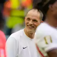 Thomas Tuchel lächelt wieder. - Foto: Rebecca Blackwell/AP/dpa