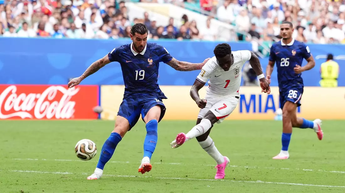 Bukayo Saka (M) erzielte drei Treffer für England. - Bild: Martin Rickett/PA Wire/dpa