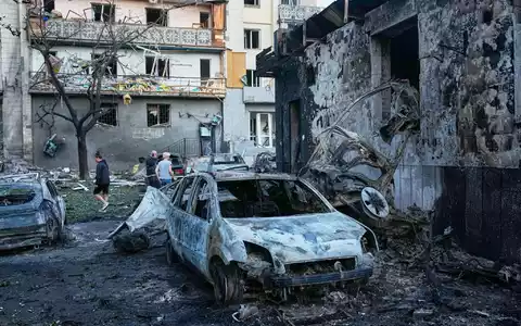 Russland hat die ukrainische Hauptstadt Kiew erneut massiv mit Raketen angegriffen. - Foto: Efrem Lukatsky/AP/dpa