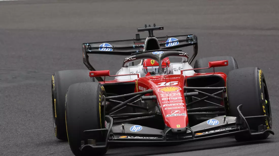 Charles Leclerc hatte bei einem Boxenstopp Glück. - Bild: Omar Havana/AP/dpa