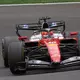 Charles Leclerc hatte bei einem Boxenstopp Glück. - Bild: Omar Havana/AP/dpa