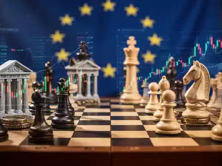 Schachfiguren, die Börsen und Banken darstellen, auf einem Schachbrett mit einer angedeuteten EU-Flagge im Hintergrund. - Foto: über boerse-global.de