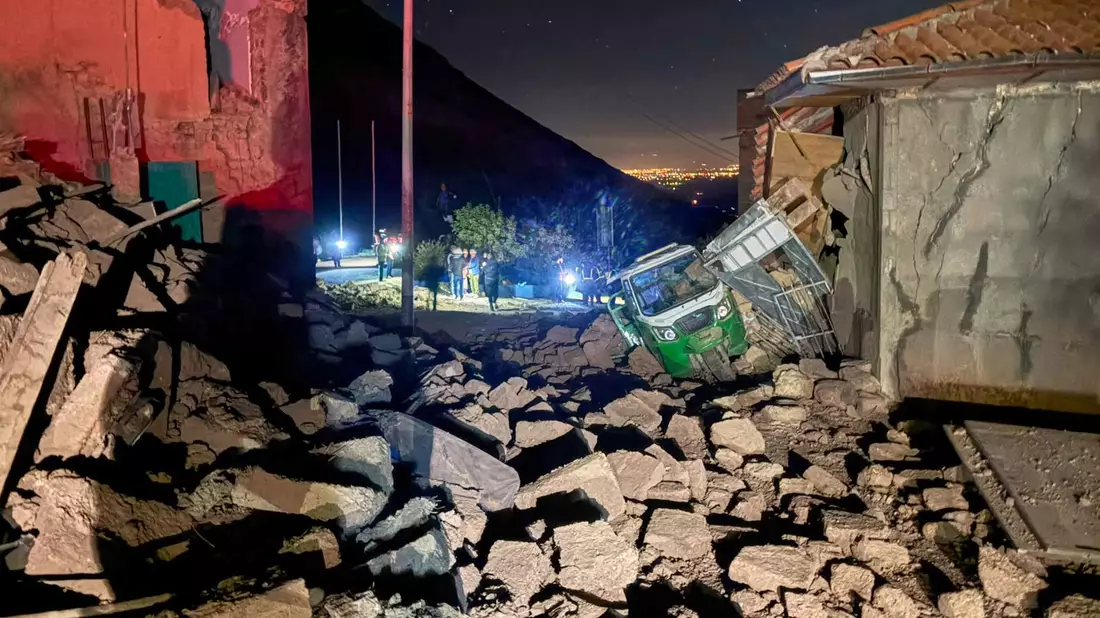 Ein schweres Erdbeben in Peru hat mehrere Todesopfer gefordert. - Bild: Jhefry Sedano/AP/dpa