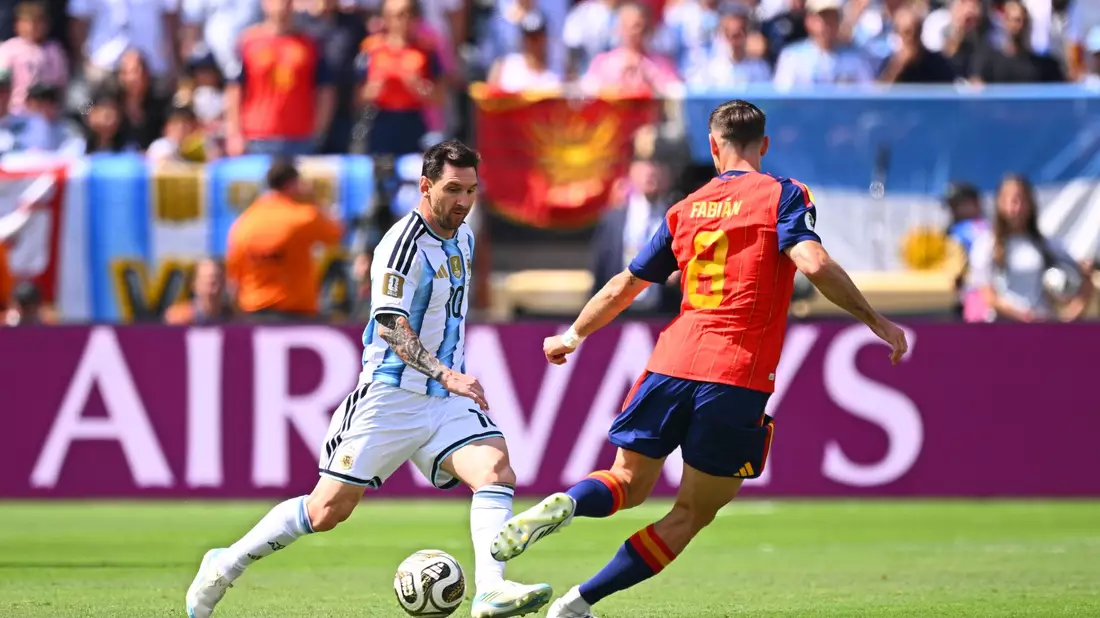 Messi blieb in seinem dritten WM-Finale zunächst unauffällig. - Bild: Tom Weller/dpa