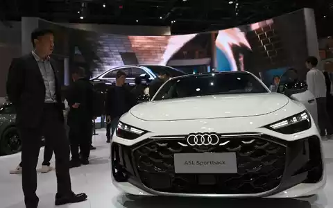Verband sieht negative Auswirkungen durch Luxussteuer für deutsche Autobauer in China. (Archivbild) - Foto: Johannes Neudecker/dpa